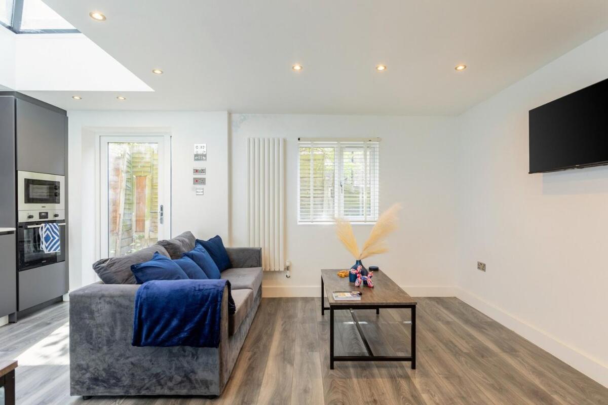 Апартаменти Stylish 2-Bed Flat In The Heart Of West Hampstead Лондон Екстер'єр фото