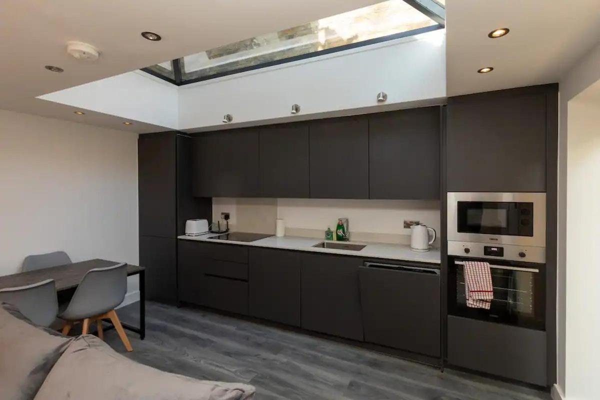 Апартаменти Stylish 2-Bed Flat In The Heart Of West Hampstead Лондон Екстер'єр фото