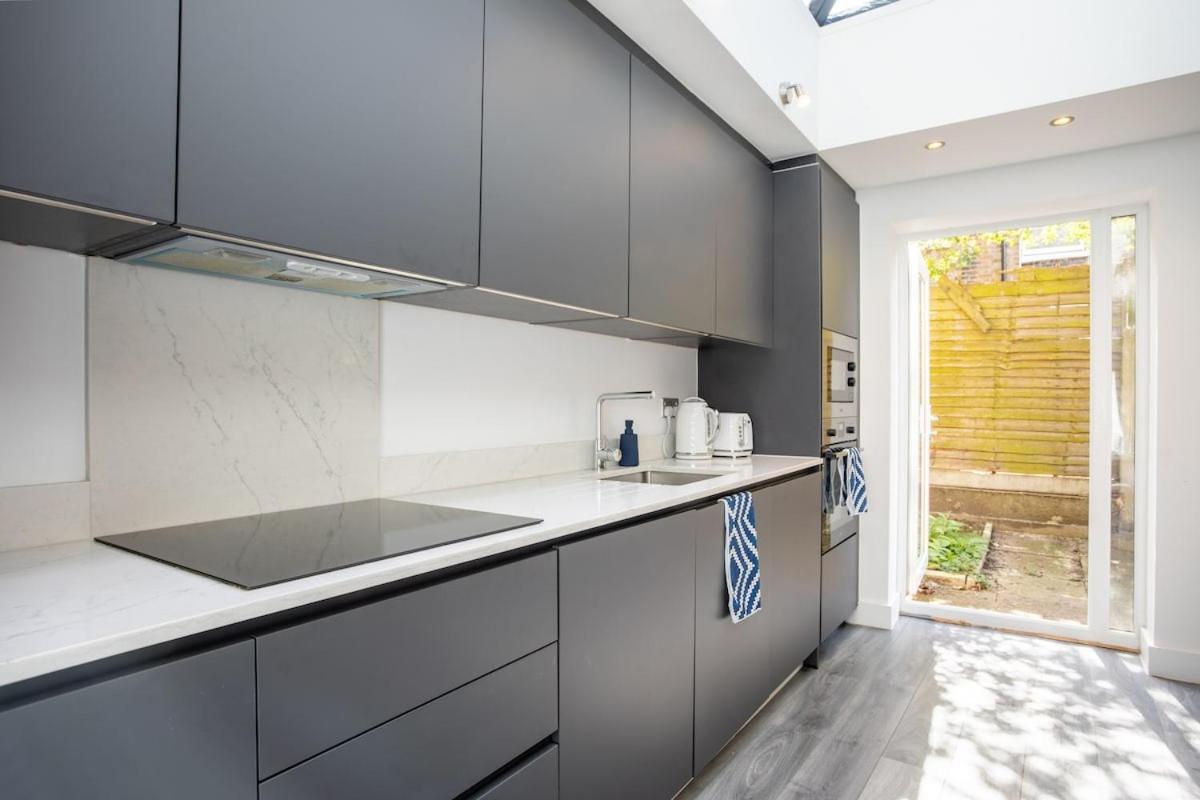 Апартаменти Stylish 2-Bed Flat In The Heart Of West Hampstead Лондон Екстер'єр фото