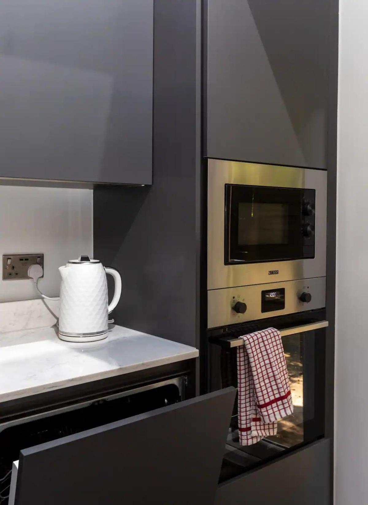 Апартаменти Stylish 2-Bed Flat In The Heart Of West Hampstead Лондон Екстер'єр фото